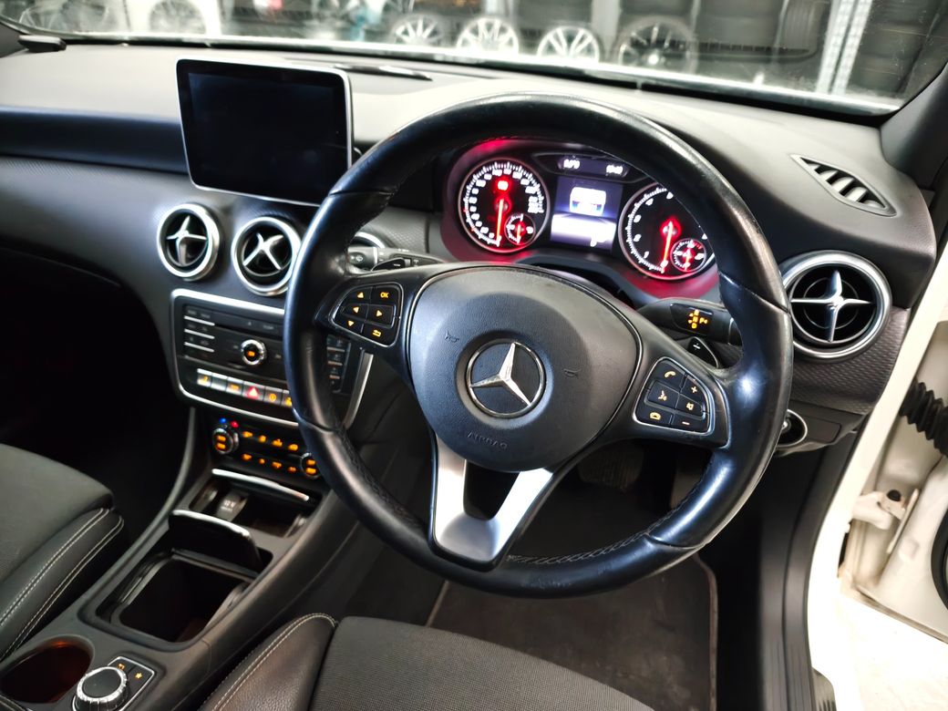 2016 Mercedes-Benz A 180