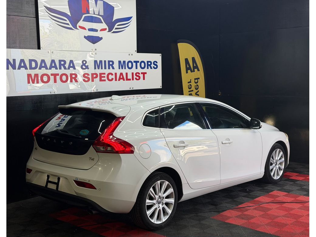 2015 Volvo V40