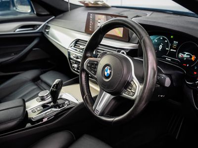 2019 BMW 530