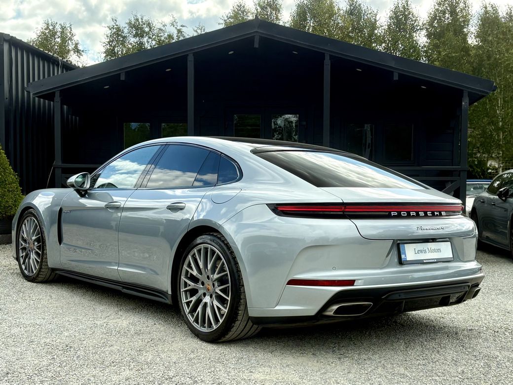 2025 Porsche Panamera