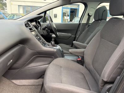 2016 Peugeot 5008