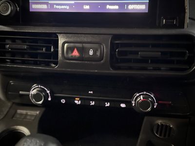 2022 Peugeot Partner