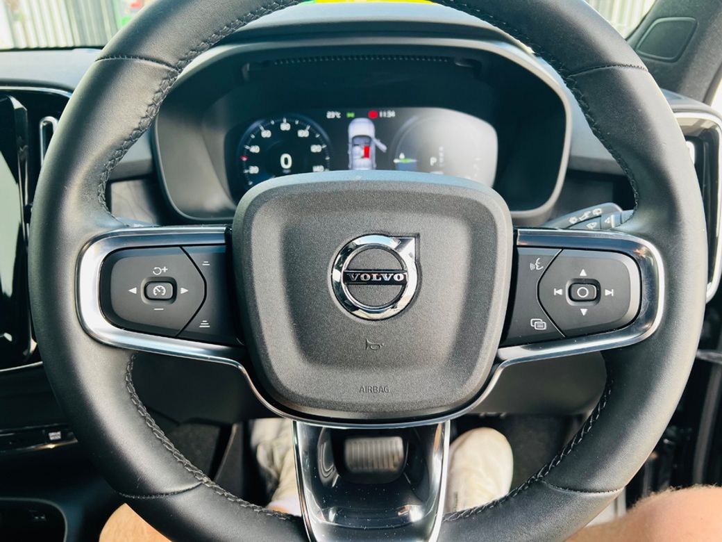 2022 Volvo XC40