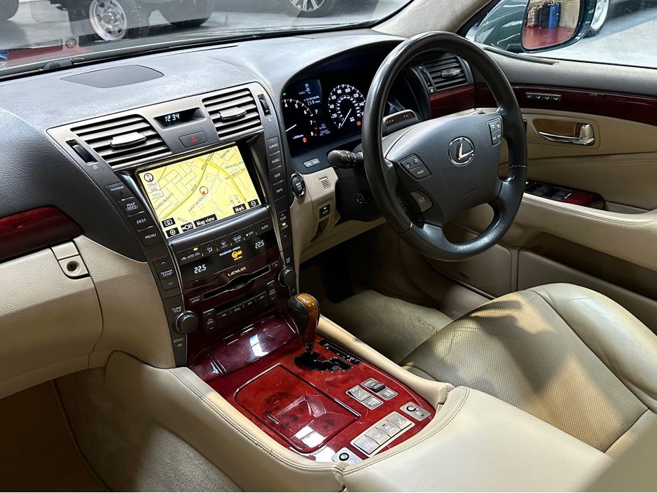 2007 Lexus LS 460