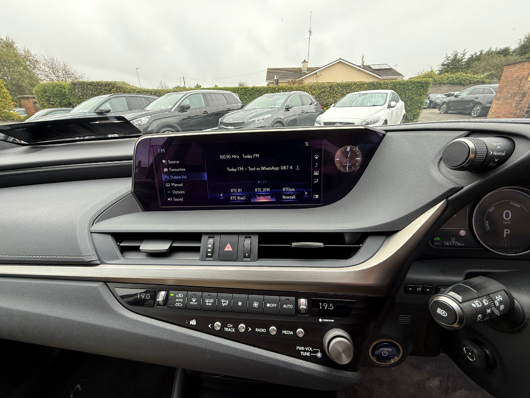 2021 Lexus ES 300h