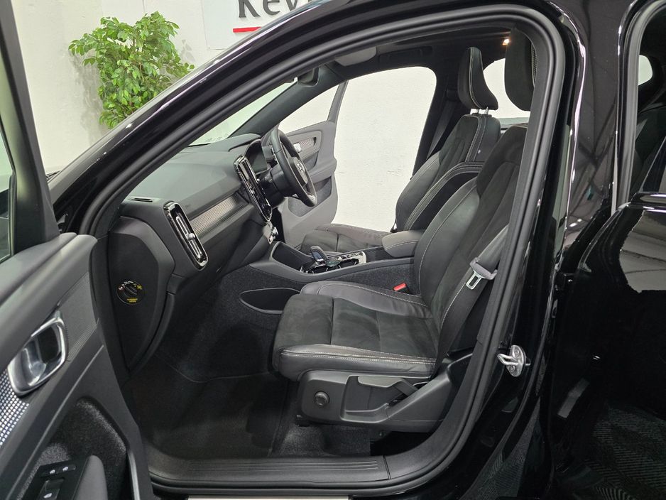 2022 Volvo XC40