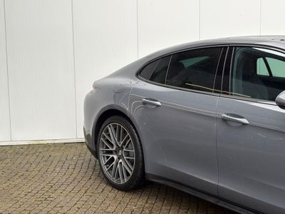 2025 Porsche Panamera