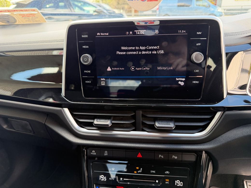 2023 Volkswagen T-Roc