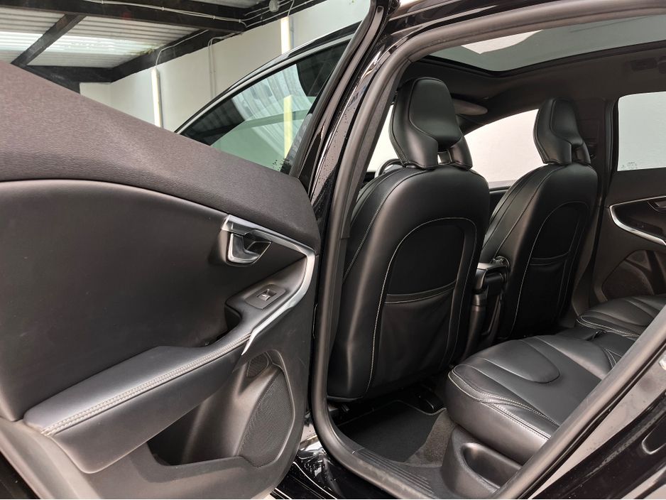 2016 Volvo V40