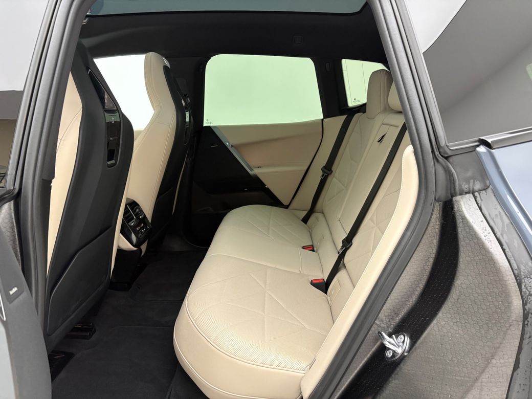 2024 BMW iX