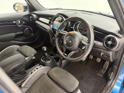 2022 Mini Hatch