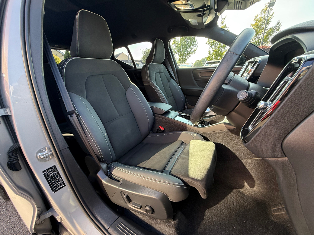 2022 Volvo XC40
