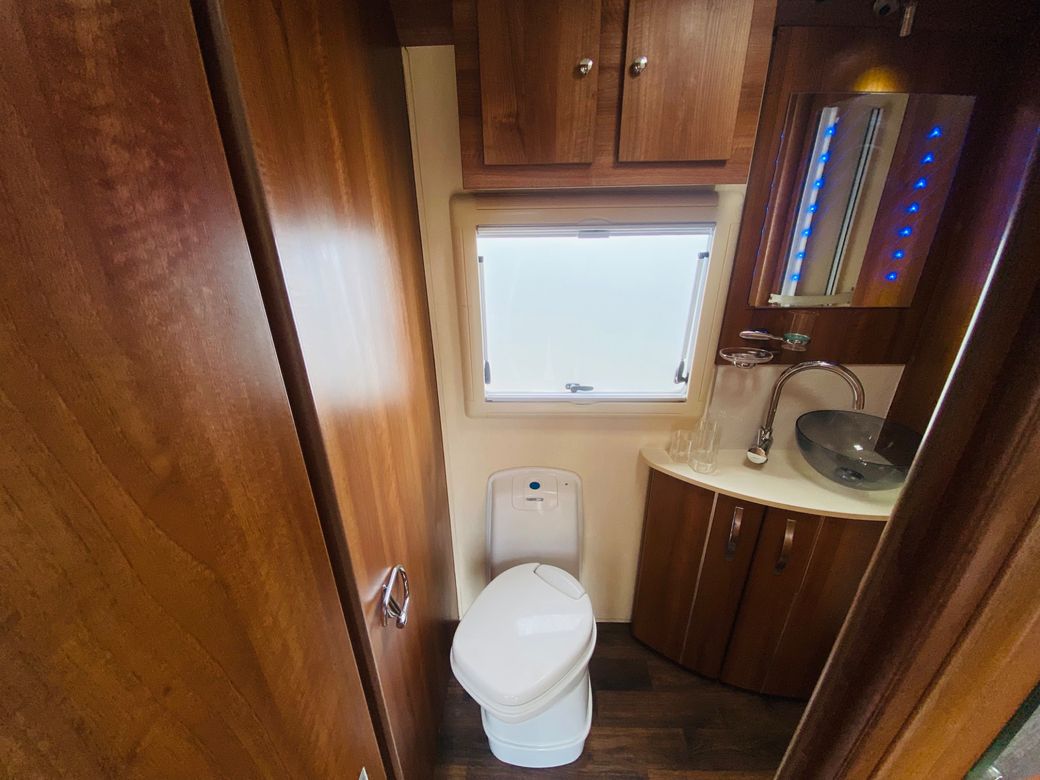 2013 AUTOSLEEPER BROADWAY LOW PROFILE R.H.D 
