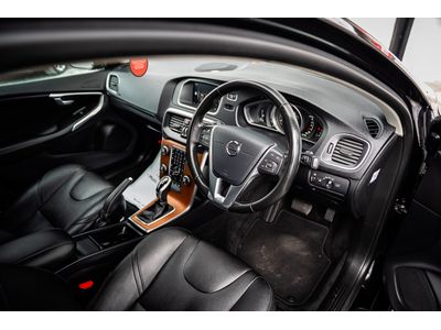 2018 Volvo V40