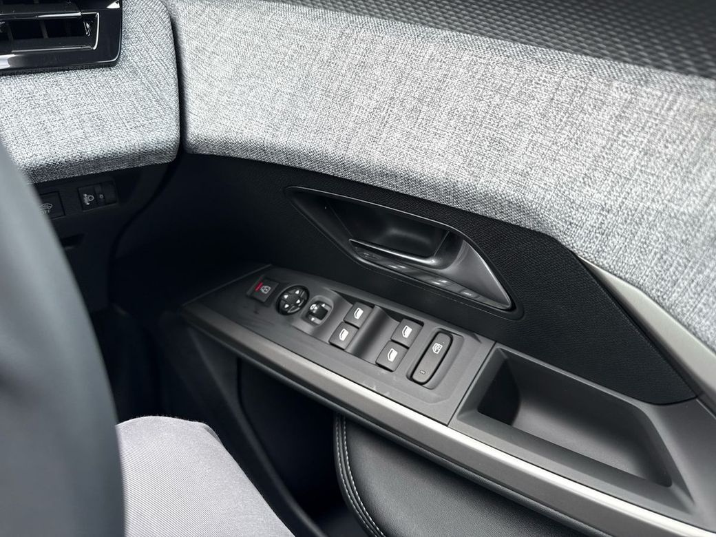 2025 Peugeot 5008