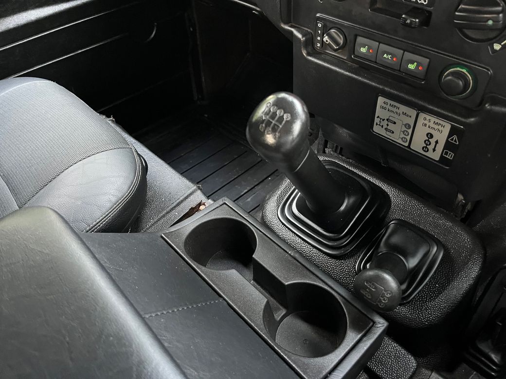 2014 Land Rover Defender 90