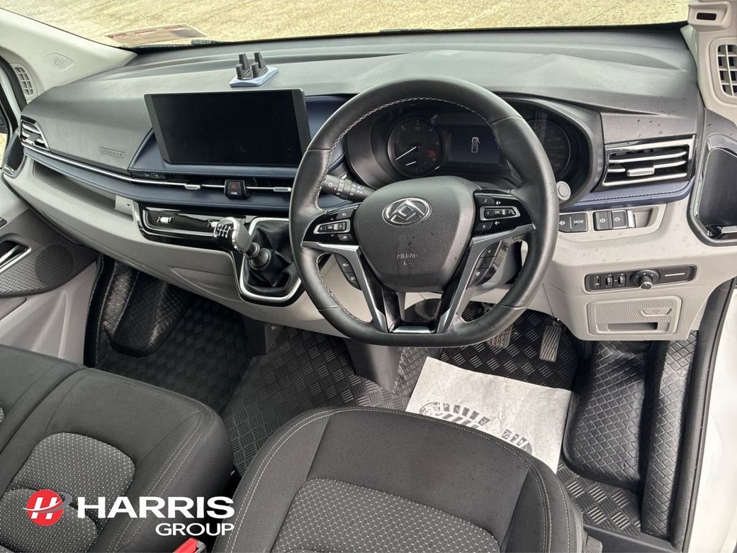 2025 White Maxus Deliver 7