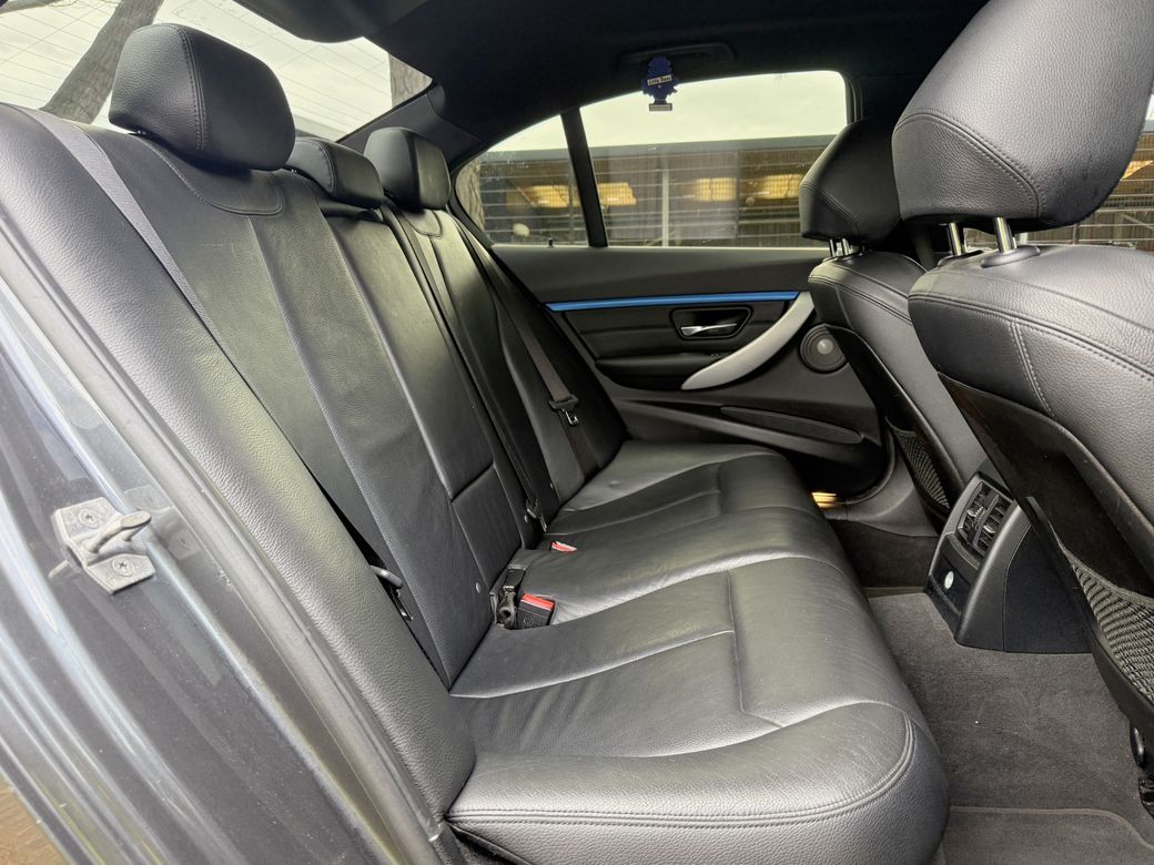 2017 BMW 330