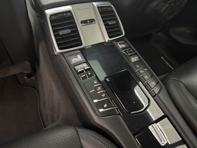 2016 Porsche Panamera