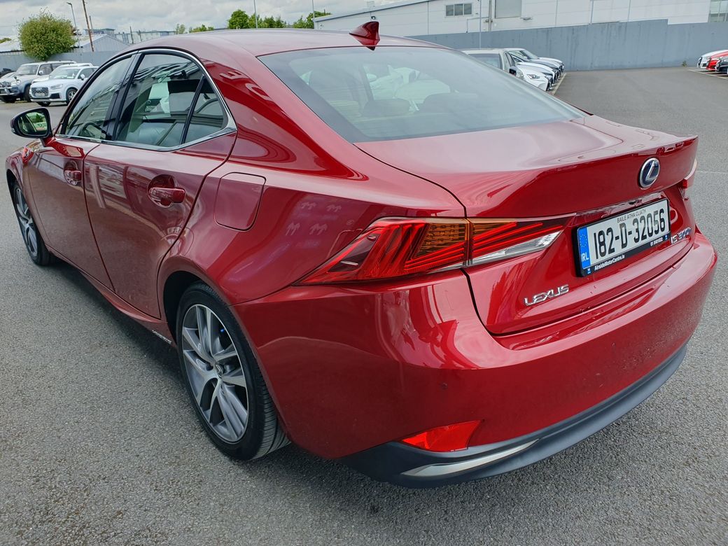 2018 Lexus IS 300h