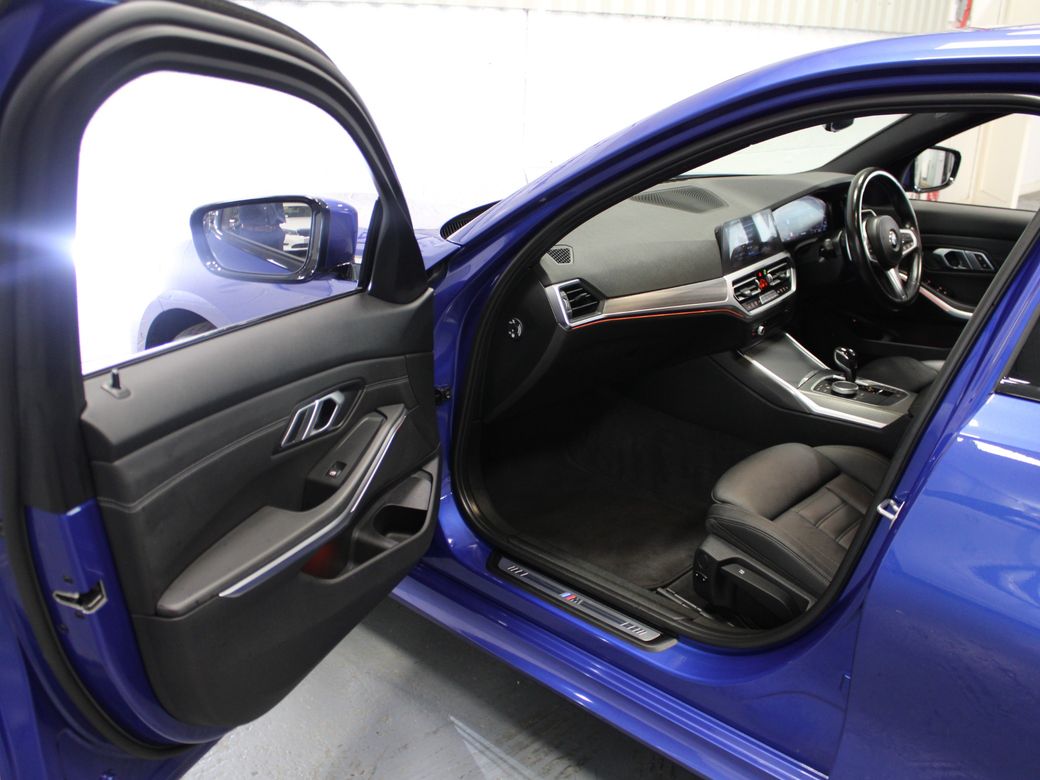 2021 BMW 330
