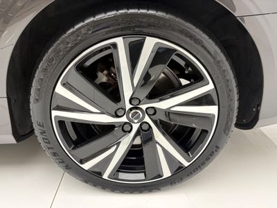2022 Volvo S90