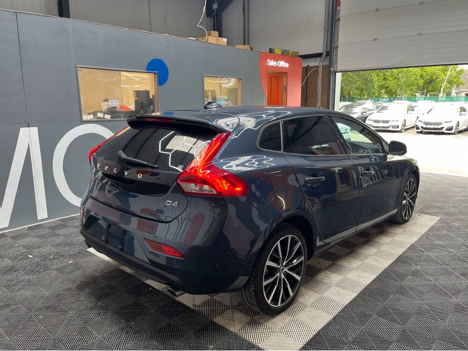 2017 Volvo V40