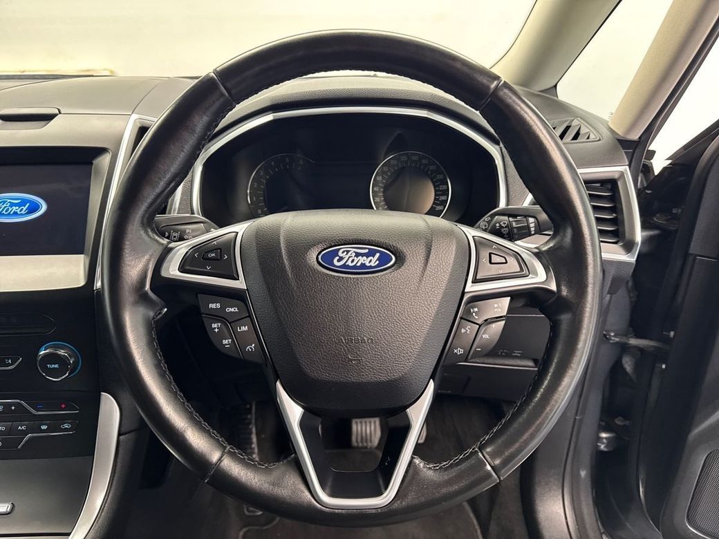 2022 Ford Galaxy