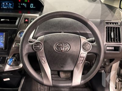 2019 Toyota Prius Alpha