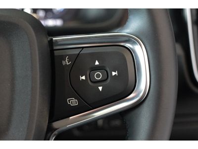 2023 Volvo XC40