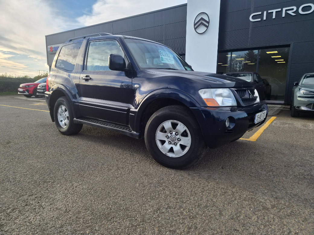 2005 Mitsubishi Pajero