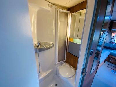 2014 SWIFT  SUNDANCE 584PR 4 BELT 4 BERTH R.H.D 