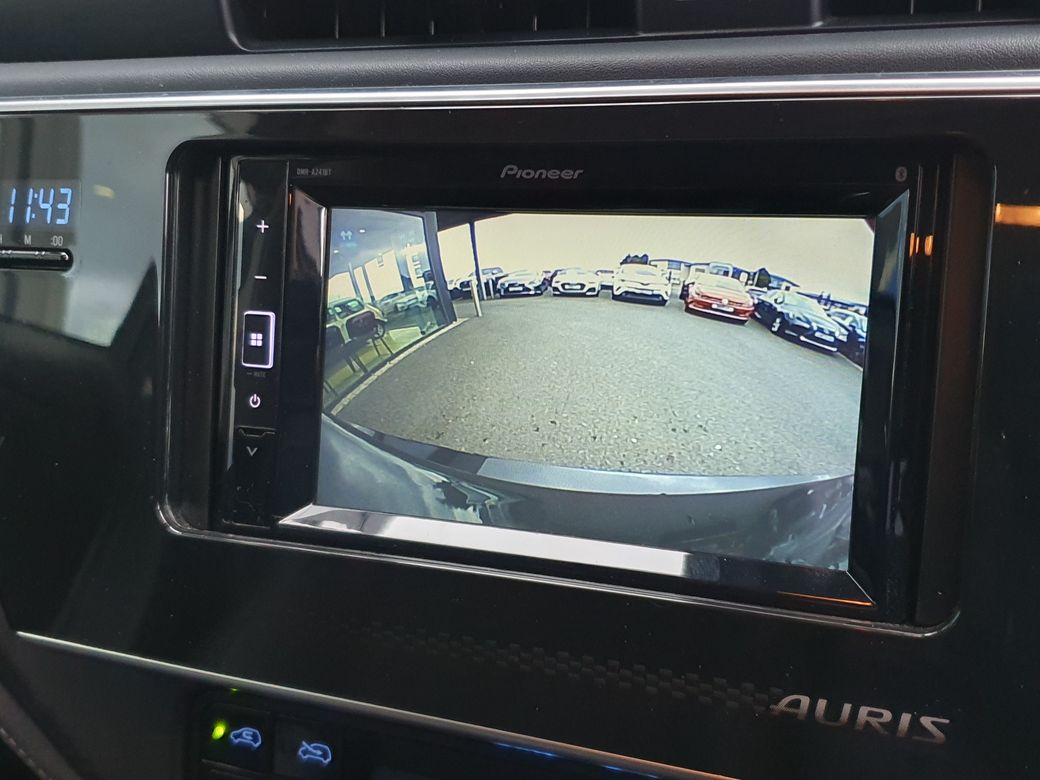 2017 Toyota Auris