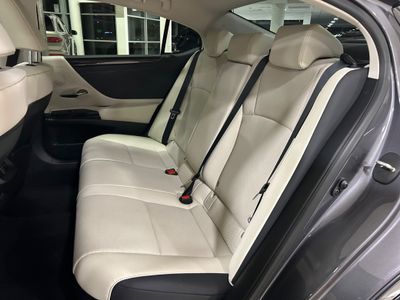 2023 Lexus ES 300h