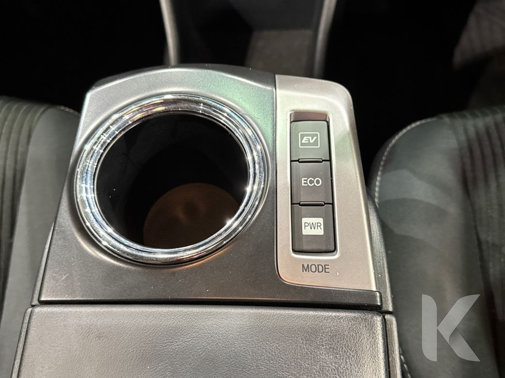 2020 Toyota Prius Alpha