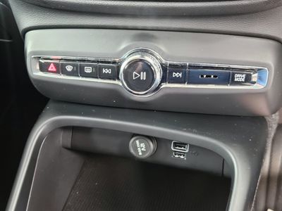 2022 Volvo XC40
