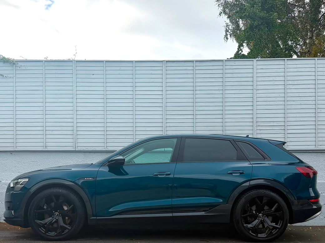 2022 Audi e-tron