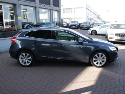 2018 Volvo V40
