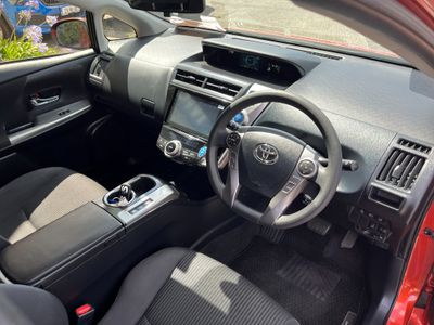 2016 Toyota Prius Alpha