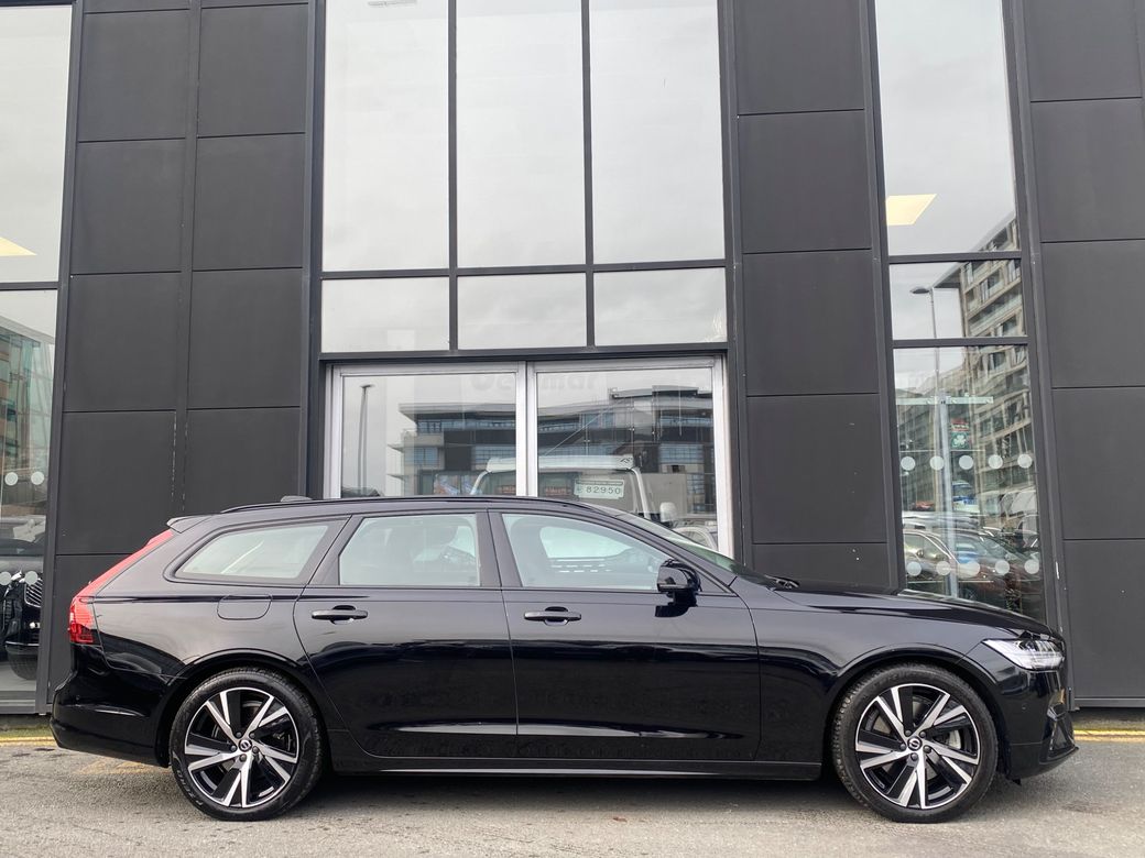 2023 Volvo V90