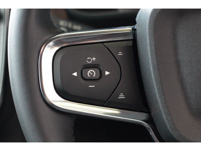 2023 Volvo XC40