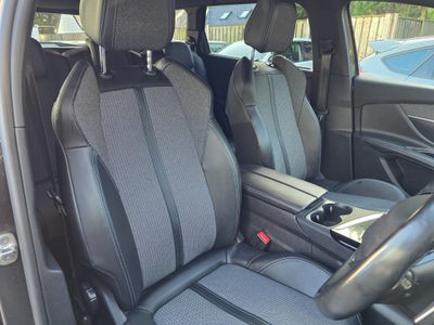 2023 Peugeot 5008