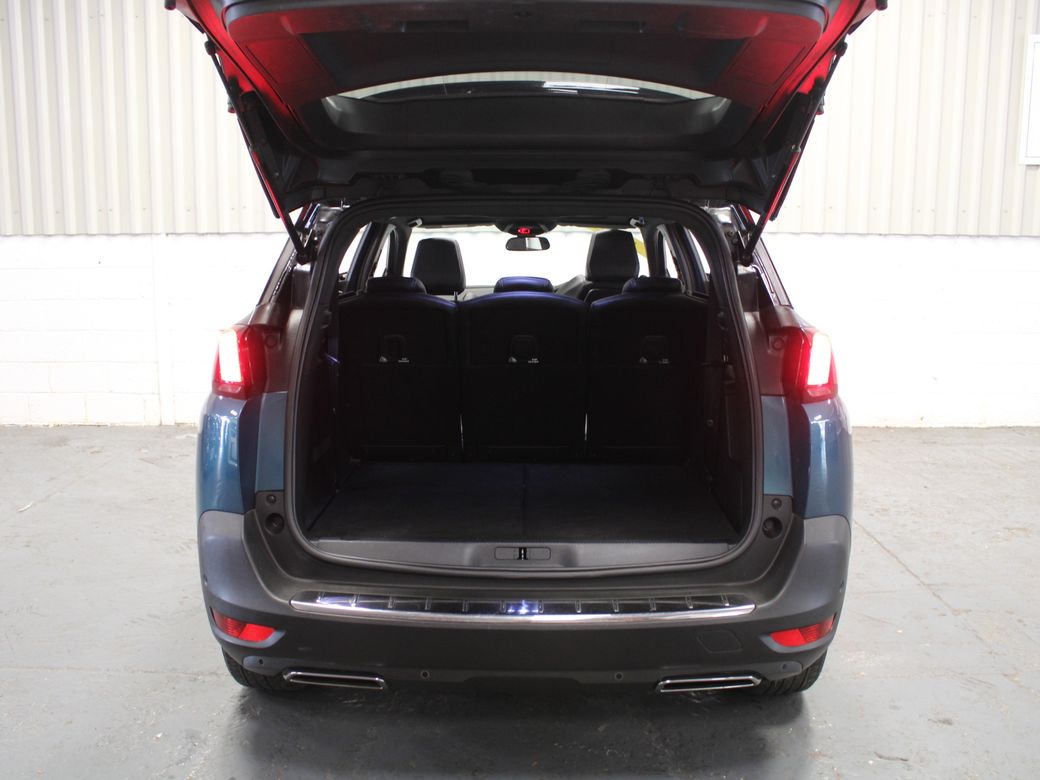 2020 Peugeot 5008
