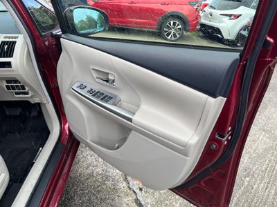 2019 Toyota Prius Alpha