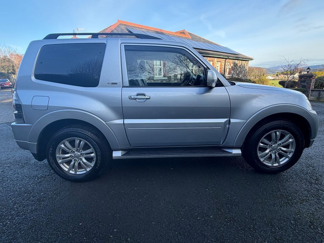 2018 Mitsubishi Pajero