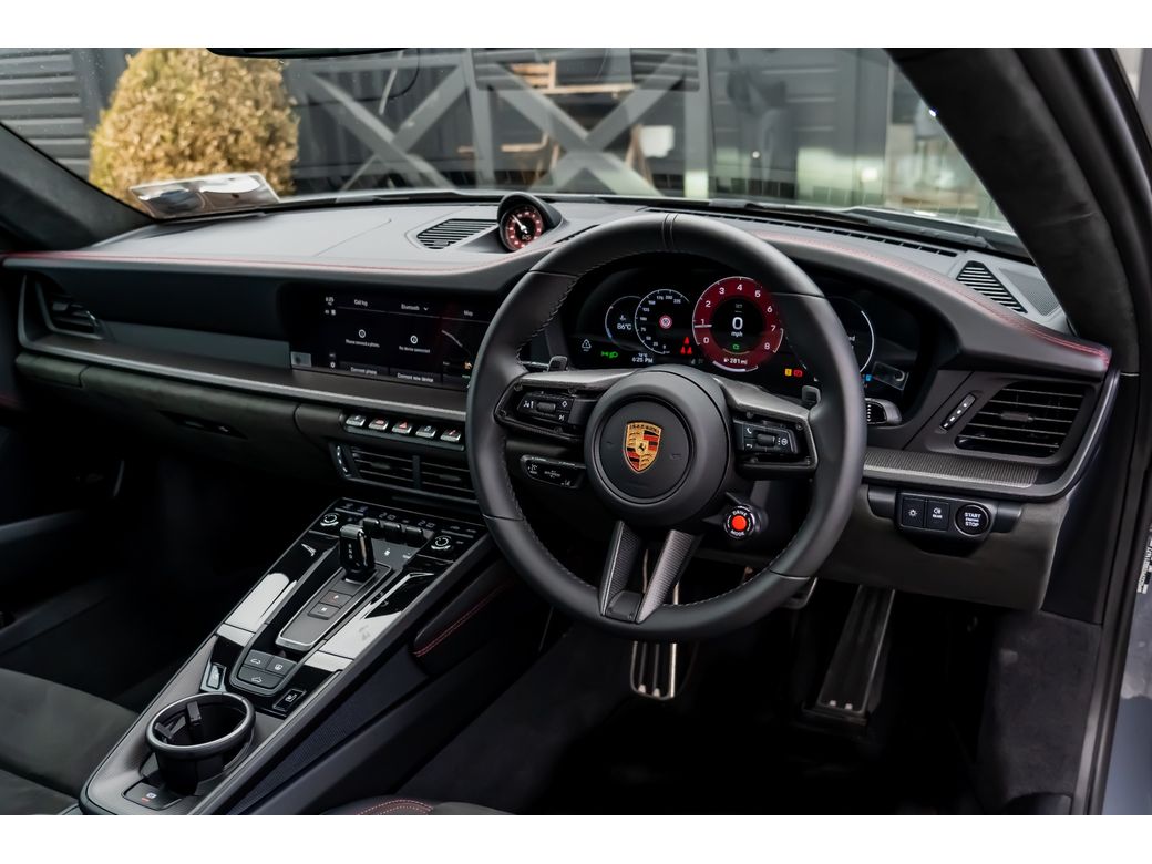 2025 Porsche 911