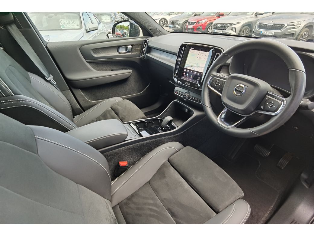 2022 Volvo C40