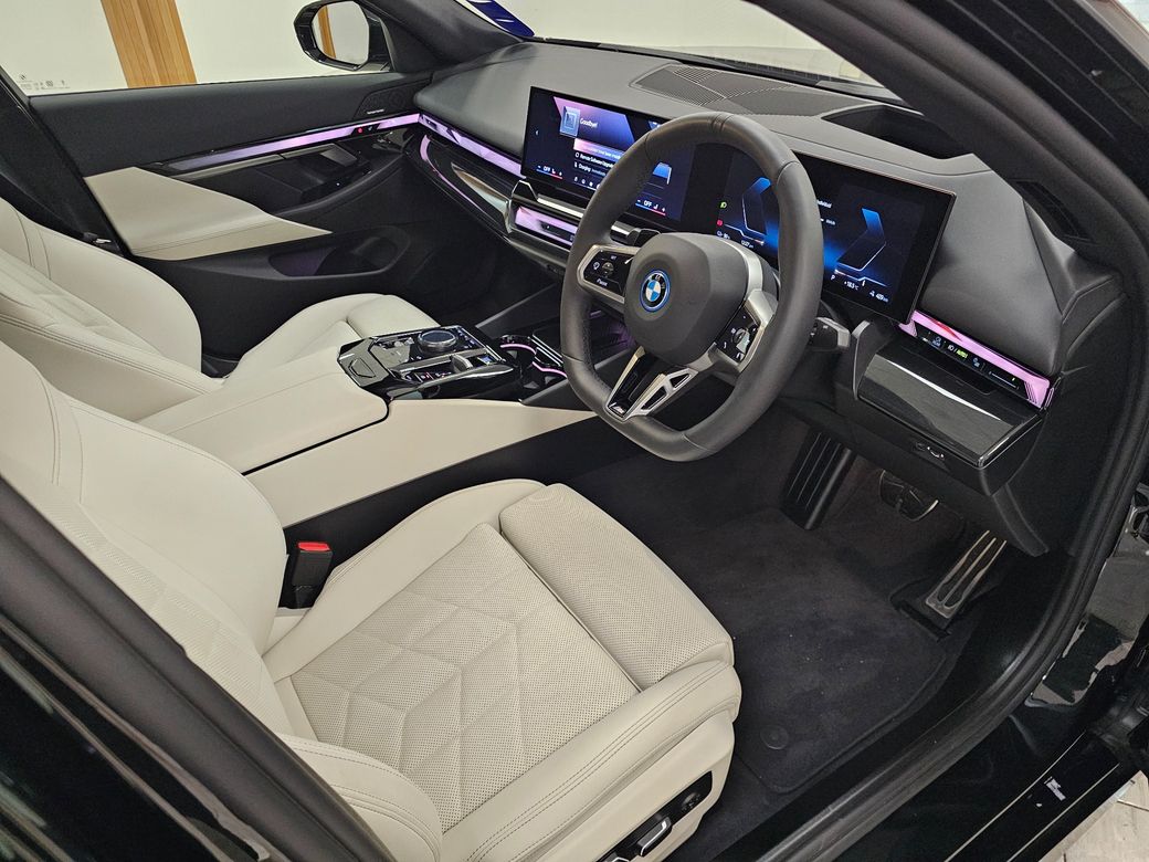 2025 BMW i5