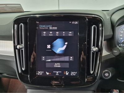 2023 Volvo XC40
