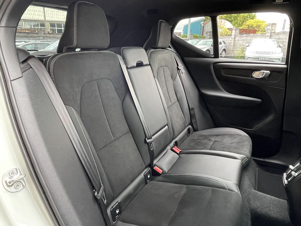 2022 Volvo XC40